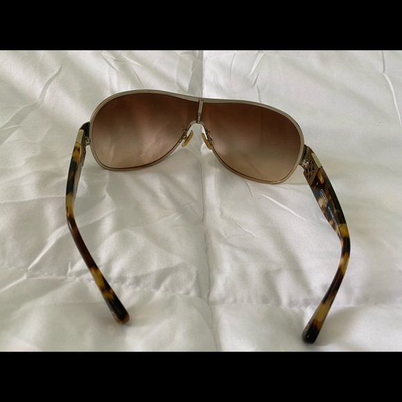 Coach sunglasses.Great shape. Hc7005b Reagan/Gold spotty tortoise - Picture 3 of 8